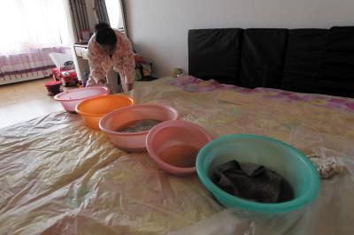 鹿城楼上漏水，住户失联，小区没物管，业主维权难！律师来支招……